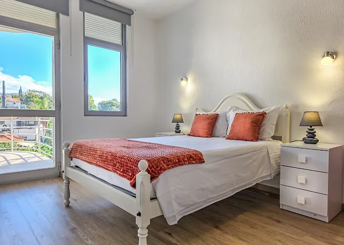 Blue Ship * Funchal (Madeira)