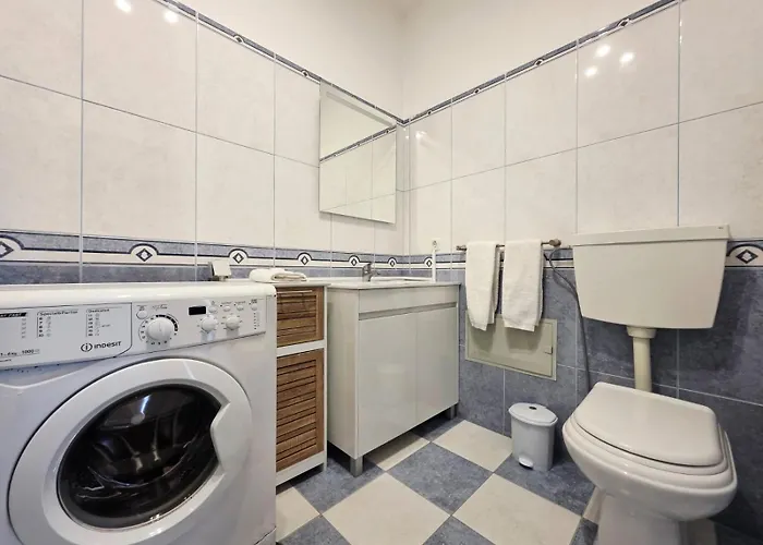 Blue Ship * Funchal (Madeira)